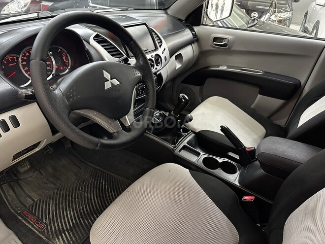Mitsubishi L200 2014, 298,000 km - 2.5 l - Xırdalan