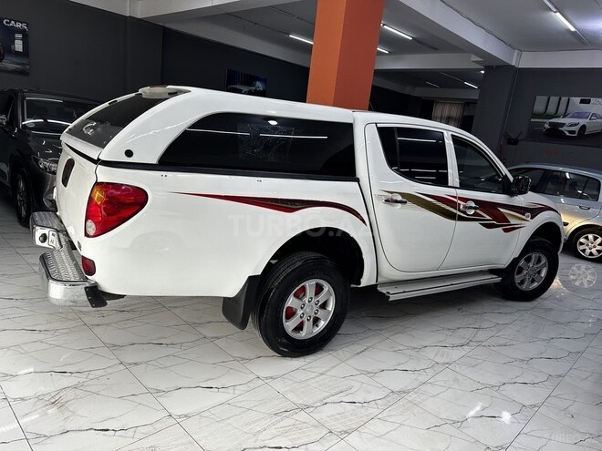 Mitsubishi L200 2014, 298,000 km - 2.5 l - Xırdalan