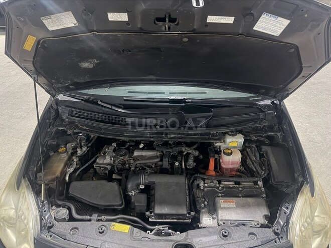Toyota Prius 2010, 250,000 km - 1.8 л - Bakı