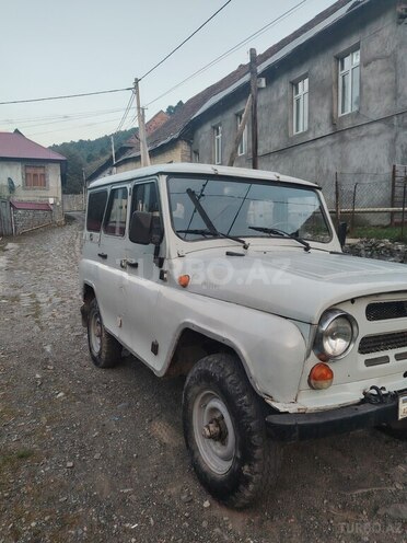 UAZ 469 2004, 100,000 km - 2.4 l - Qax