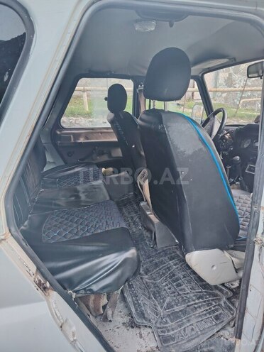 UAZ 469 2004, 100,000 km - 2.4 l - Qax