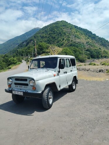 UAZ 469 2004, 100,000 km - 2.4 l - Qax