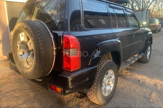 Nissan Patrol 2006, 283,000 km - 3.0 l - Bakı