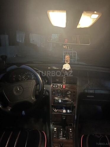 Mercedes C 180 1994, 582,219 km - 1.8 л - Yevlax