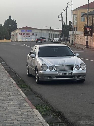 Mercedes E 270 2000, 189,561 km - 2.7 l - Astara