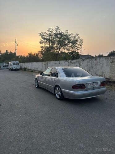 Mercedes E 270 2000, 189,561 km - 2.7 l - Astara
