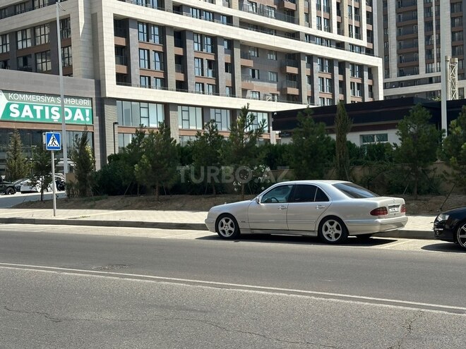 Mercedes E 270 2000, 189,561 km - 2.7 l - Astara