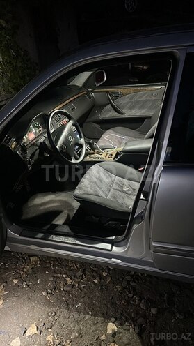 Mercedes E 270 2000, 189,561 km - 2.7 l - Astara