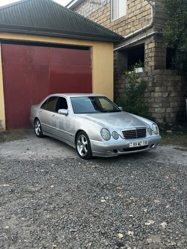Mercedes E 270 2000, 189,561 km - 2.7 l - Astara