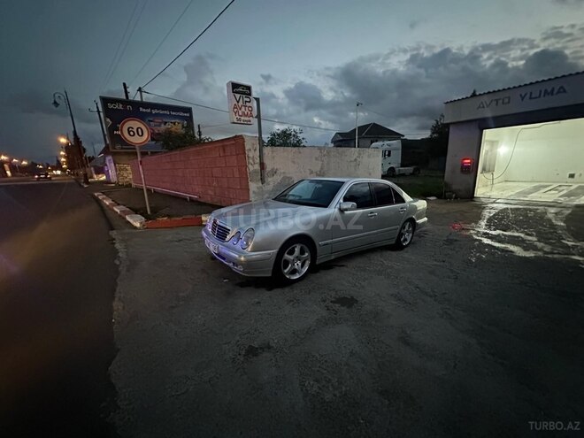 Mercedes E 270 2000, 189,561 km - 2.7 l - Astara