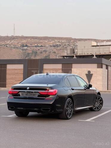 BMW 750 2015, 289,000 km - 4.4 l - Bakı