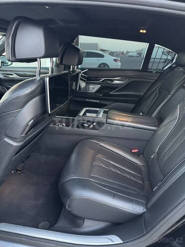 BMW 750 2015, 289,000 km - 4.4 l - Bakı
