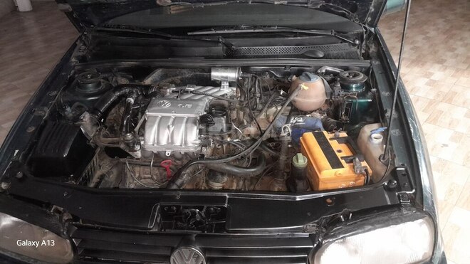 Volkswagen Golf 1996, 857,600 km - 1.4 l - Qusar