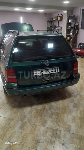 Volkswagen Golf 1996, 857,600 km - 1.4 l - Qusar