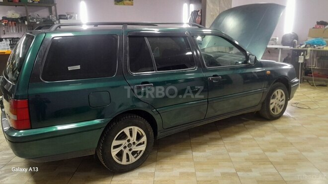 Volkswagen Golf 1996, 857,600 km - 1.4 l - Qusar