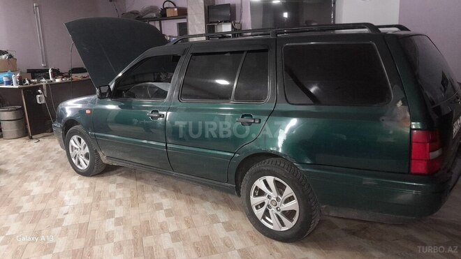 Volkswagen Golf 1996, 857,600 km - 1.4 l - Qusar