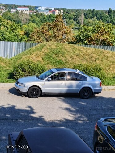 Volkswagen Passat 1999, 150,000 km - 2.8 l - Qusar
