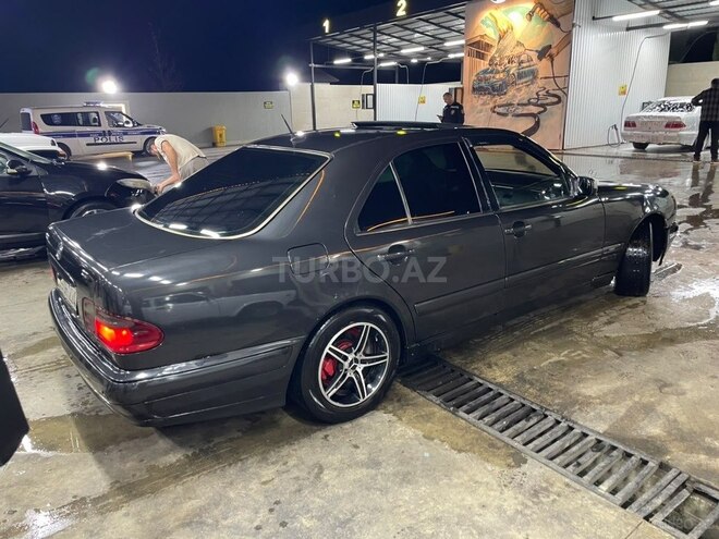 Mercedes E 220 1999, 486,700 km - 2.2 l - Gəncə