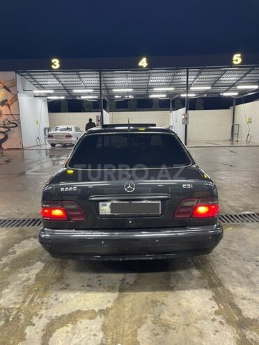 Mercedes E 220 1999, 486,700 km - 2.2 l - Gəncə
