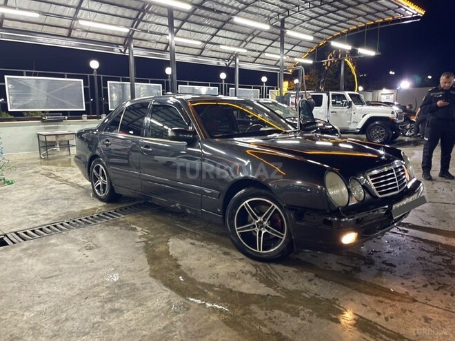 Mercedes E 220 1999, 486,700 km - 2.2 l - Gəncə