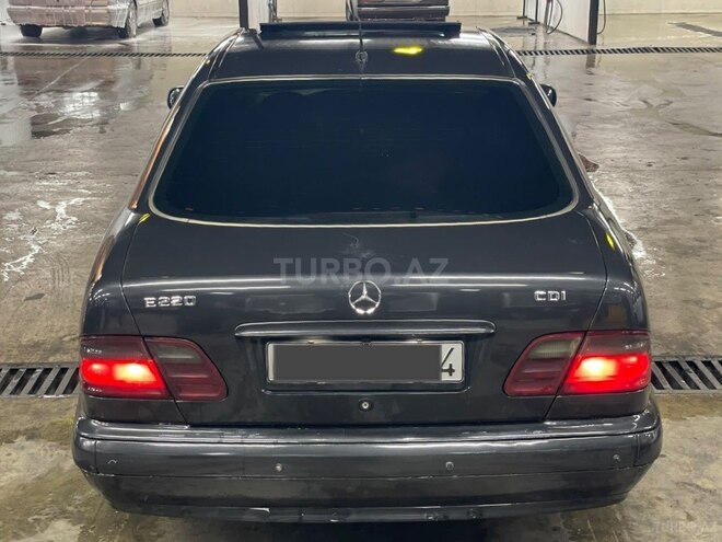 Mercedes E 220 1999, 486,700 km - 2.2 l - Gəncə