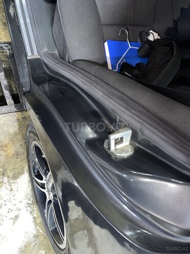 Mercedes E 220 1999, 486,700 km - 2.2 l - Gəncə