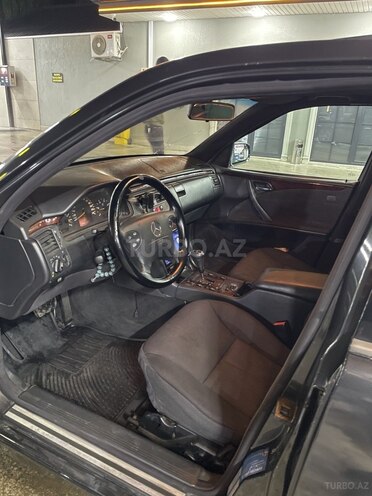 Mercedes E 220 1999, 486,700 km - 2.2 l - Gəncə