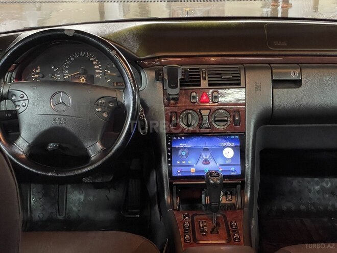 Mercedes E 220 1999, 486,700 km - 2.2 l - Gəncə