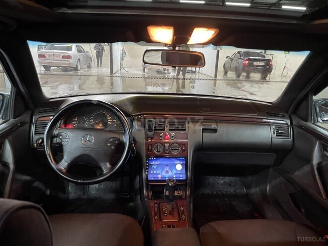 Mercedes E 220 1999, 486,700 km - 2.2 l - Gəncə