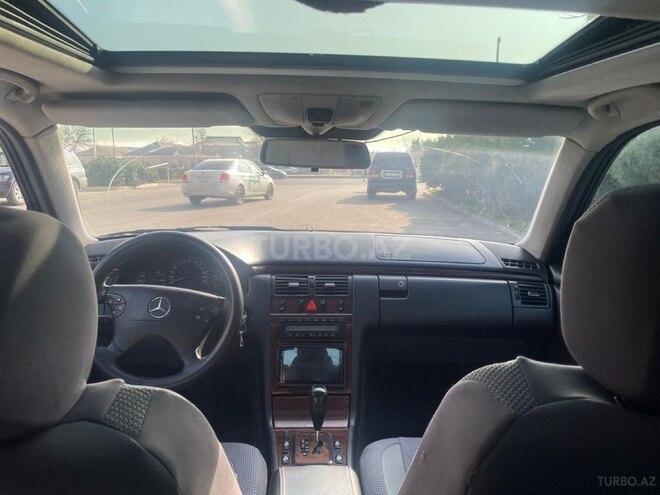 Mercedes E 220 1999, 384,000 km - 2.2 l - Bakı