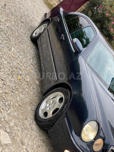 Mercedes E 240 1999, 386,000 km - 2.4 л - Bakı