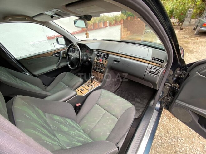 Mercedes E 240 1999, 386,000 km - 2.4 л - Bakı