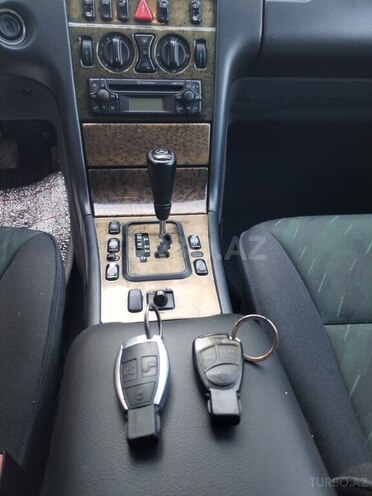 Mercedes E 240 1999, 386,000 km - 2.4 л - Bakı