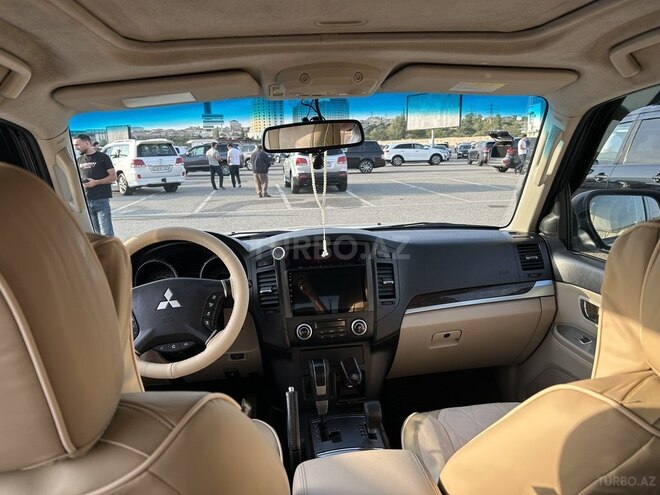 Mitsubishi Pajero 2010, 271,000 km - 3.5 л - Bakı