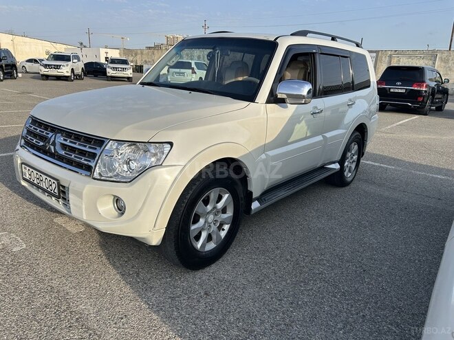 Mitsubishi Pajero 2010, 271,000 km - 3.5 л - Bakı