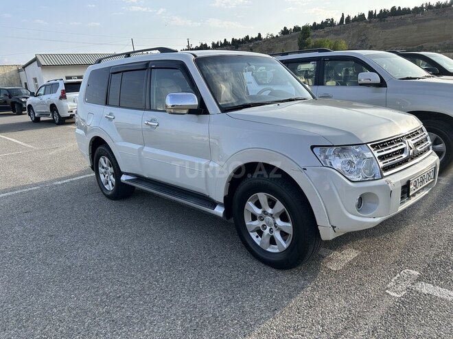 Mitsubishi Pajero 2010, 271,000 km - 3.5 л - Bakı