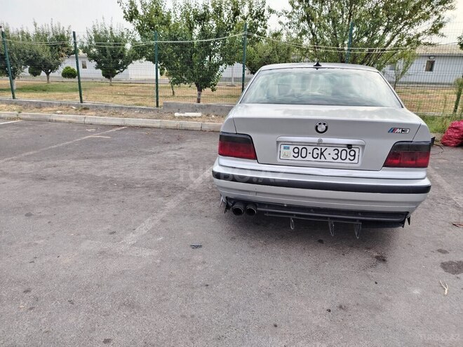 BMW 320 1995, 158,668 km - 2.0 l - Qax