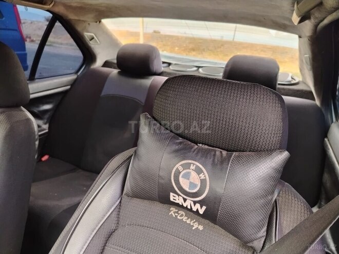 BMW 320 1995, 158,668 km - 2.0 l - Qax