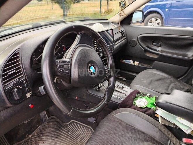 BMW 320 1995, 158,668 km - 2.0 l - Qax