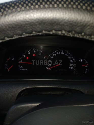 Toyota Corolla 2005, 300,000 km - 1.4 l - Bakı