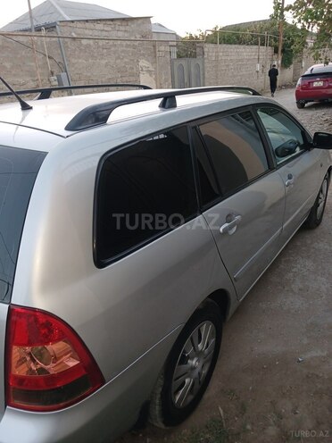 Toyota Corolla 2005, 300,000 km - 1.4 l - Bakı