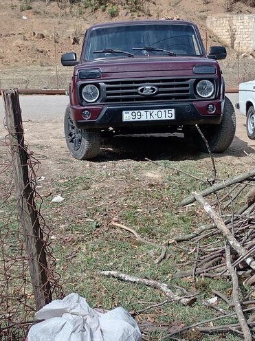 LADA (VAZ) Niva 2013, 220,000 km - 1.7 l - Astara