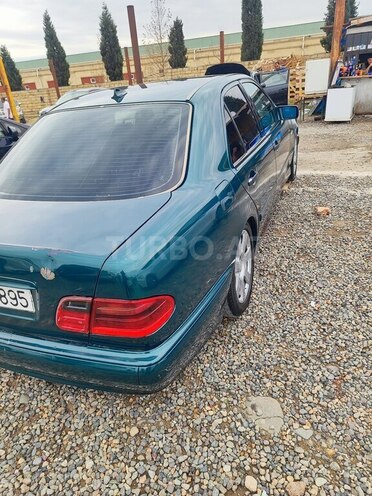 Mercedes E 230 1996, 247,000 km - 2.3 l - Şəmkir