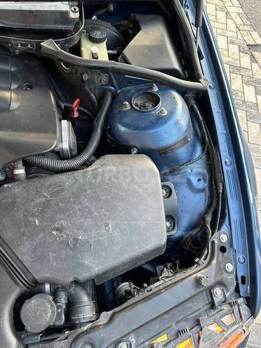 BMW 318 2002, 288,000 km - 2.0 l - Bakı