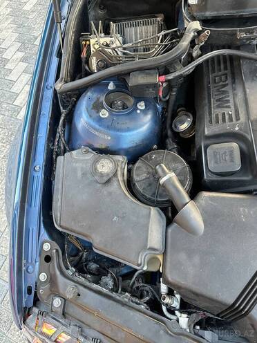 BMW 318 2002, 288,000 km - 2.0 l - Bakı