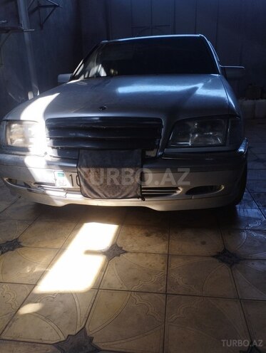 Mercedes E 220 1995, 552,698 km - 2.2 l - Gəncə