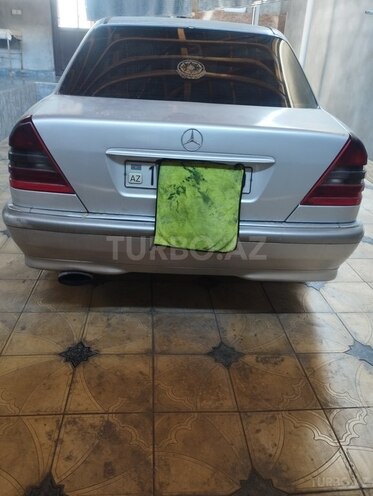 Mercedes E 220 1995, 552,698 km - 2.2 l - Gəncə