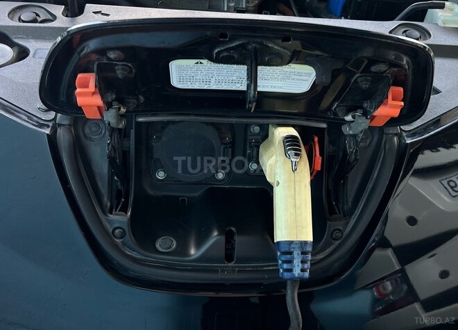 Nissan Leaf 2011, 94,875 km - 0.0 l - Şirvan