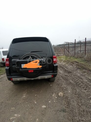 Mitsubishi Pajero 2007, 298,000 km - 3.0 л - Qusar