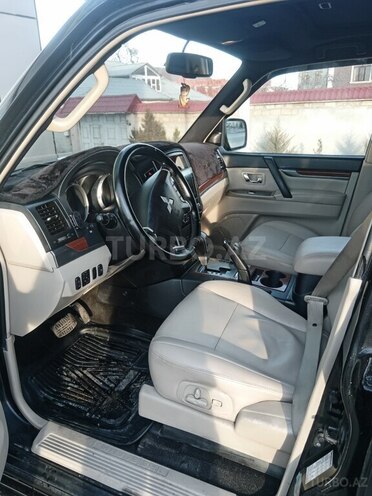 Mitsubishi Pajero 2007, 298,000 km - 3.0 л - Qusar